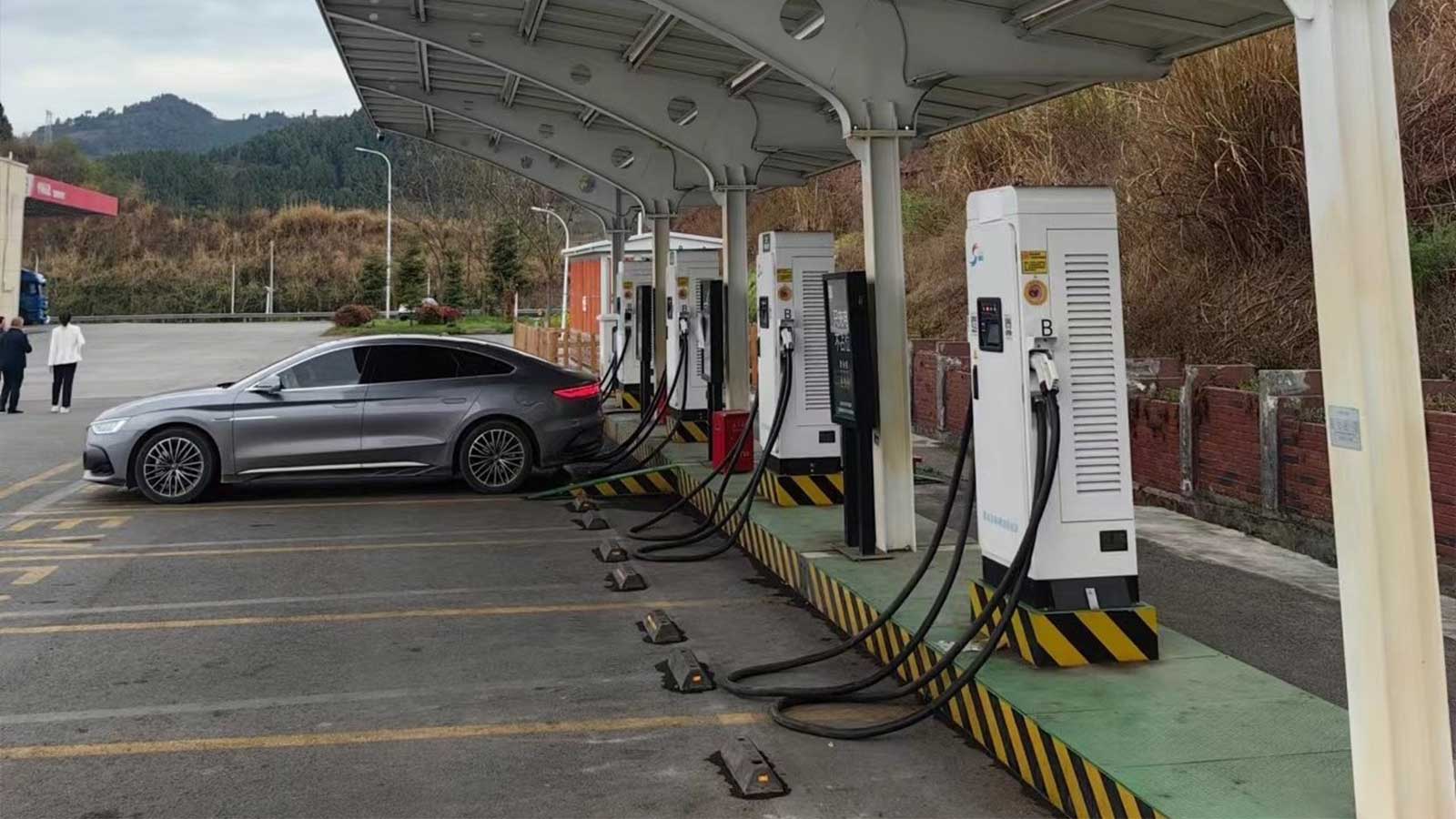 Do EV charging stations really need energy storage?